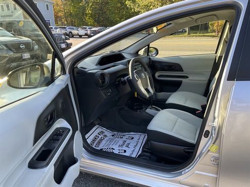 Used 2014 Toyota Prius C Two image 13