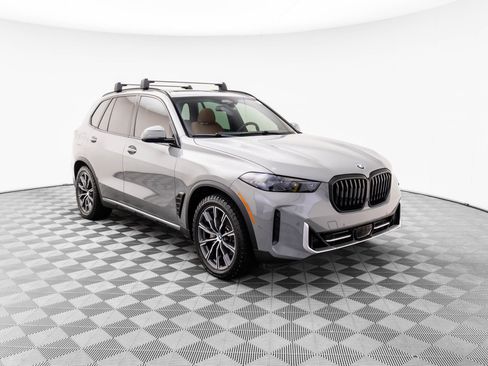 Certified 2025 BMW X5 xDrive40i w/ Parking Assistance Package image 8