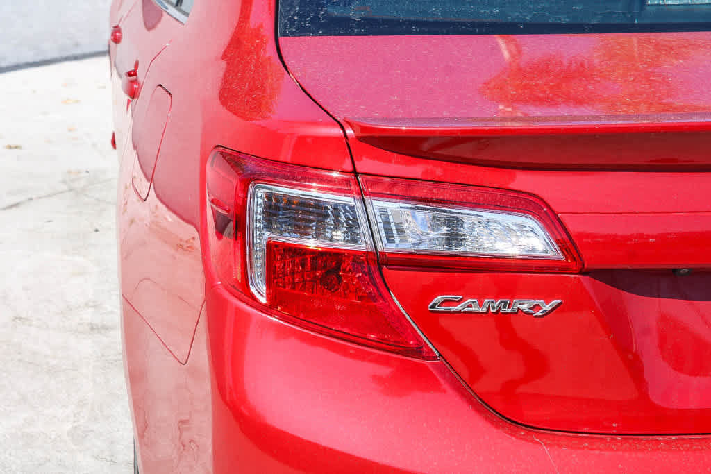 Used 2014 Toyota Camry SE FWD image 7