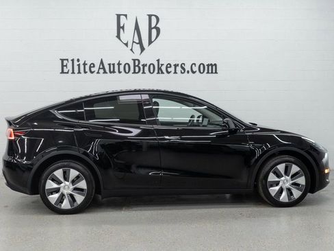 Used 2024 Tesla Model Y Long Range image 5