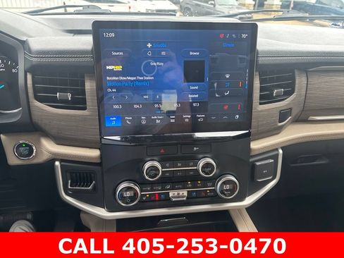 Used 2023 Ford Expedition Limited RWD image 11
