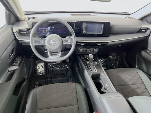 Used 2025 Nissan Kicks S image 19