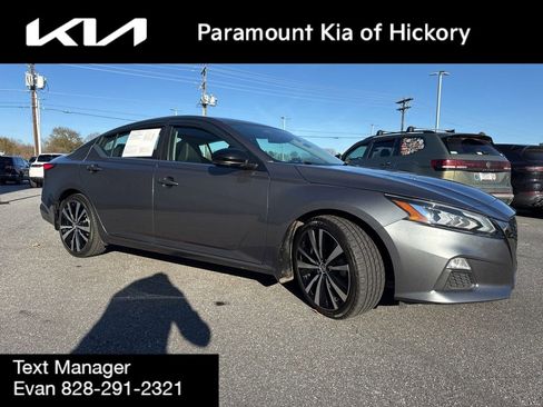 Used 2019 Nissan Altima 2.5 SR w/ SR Premium Package image 3