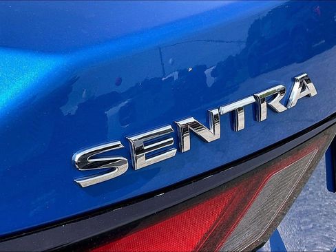 Used 2025 Nissan Sentra SV FWD image 8