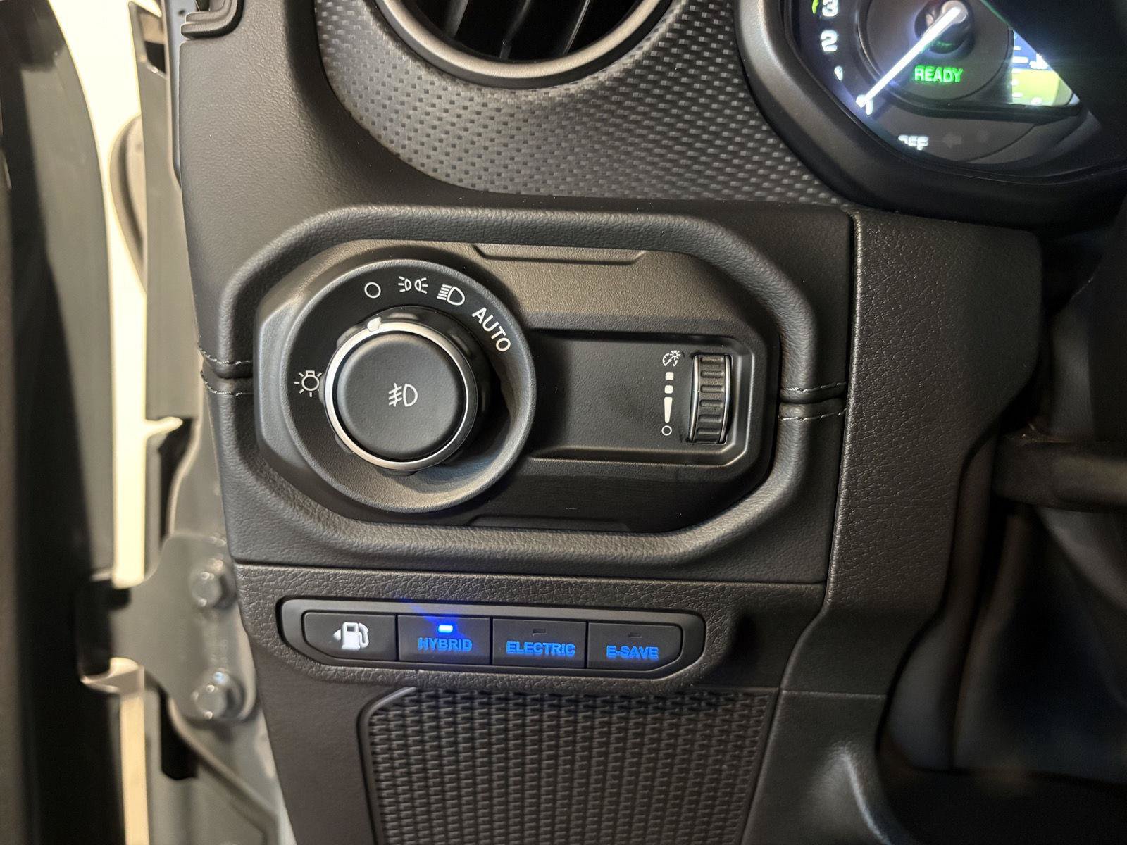 Used 2024 Jeep Wrangler Unlimited Rubicon 4xe AWD/4WD image 26