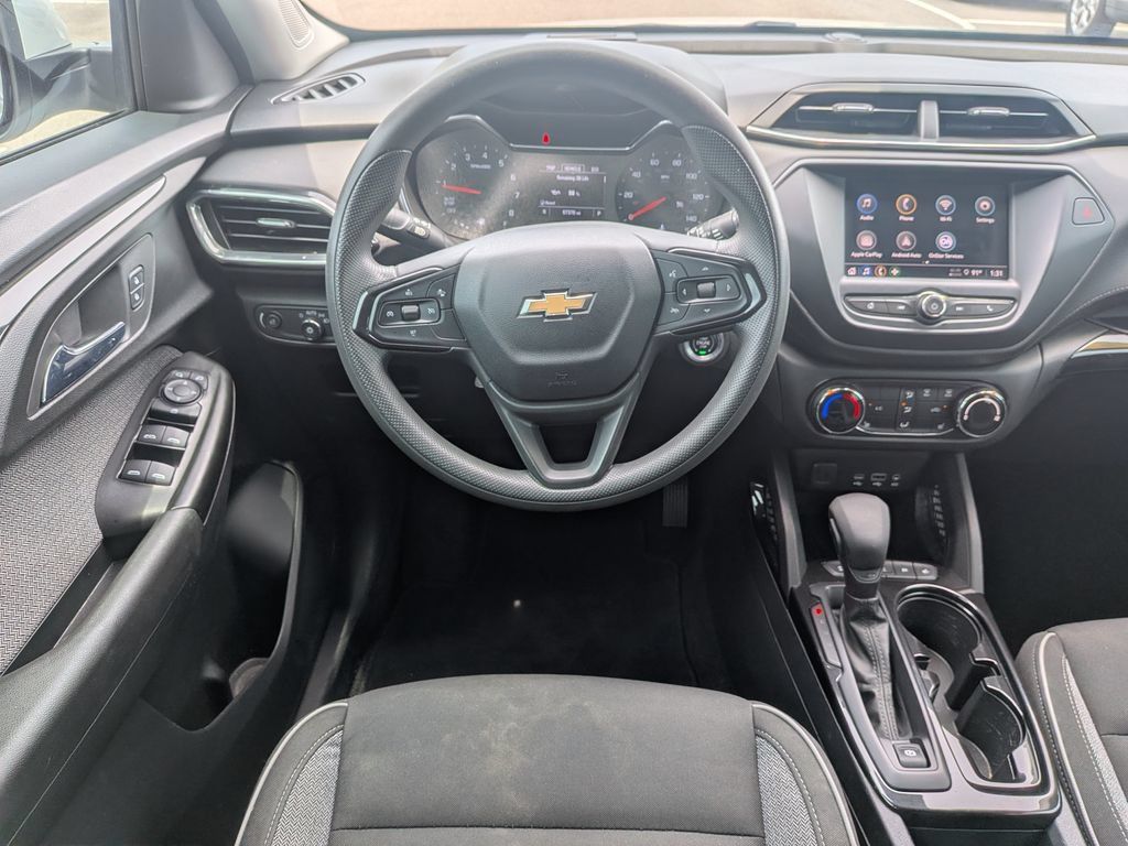 Used 2022 Chevrolet TrailBlazer LT FWD image 16