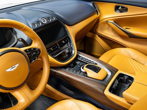 Used 2021 Aston Martin DBX image 62