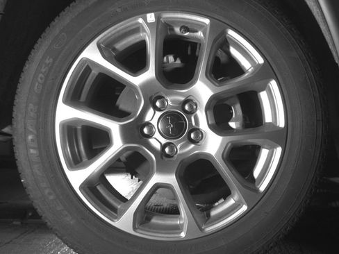 Used 2025 Jeep Compass Limited image 15