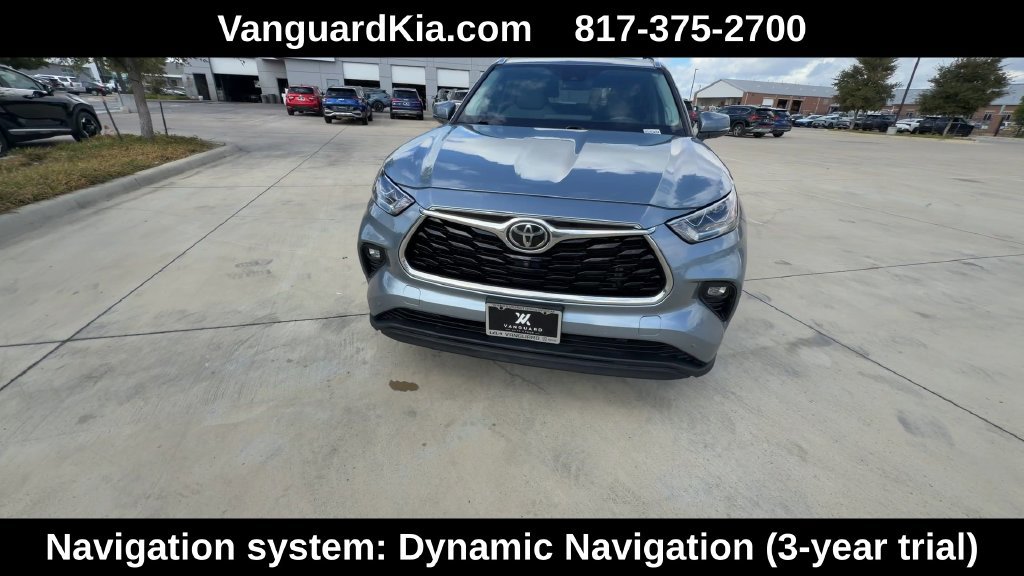 Used 2021 Toyota Highlander Limited FWD image 3