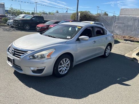 Used 2014 Nissan Altima 2.5 S image 1