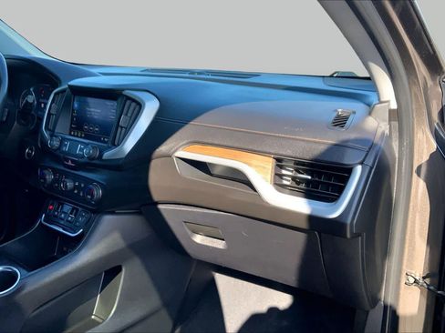 Used 2019 GMC Terrain SLE w/ Driver Convenience Package FWD image 18