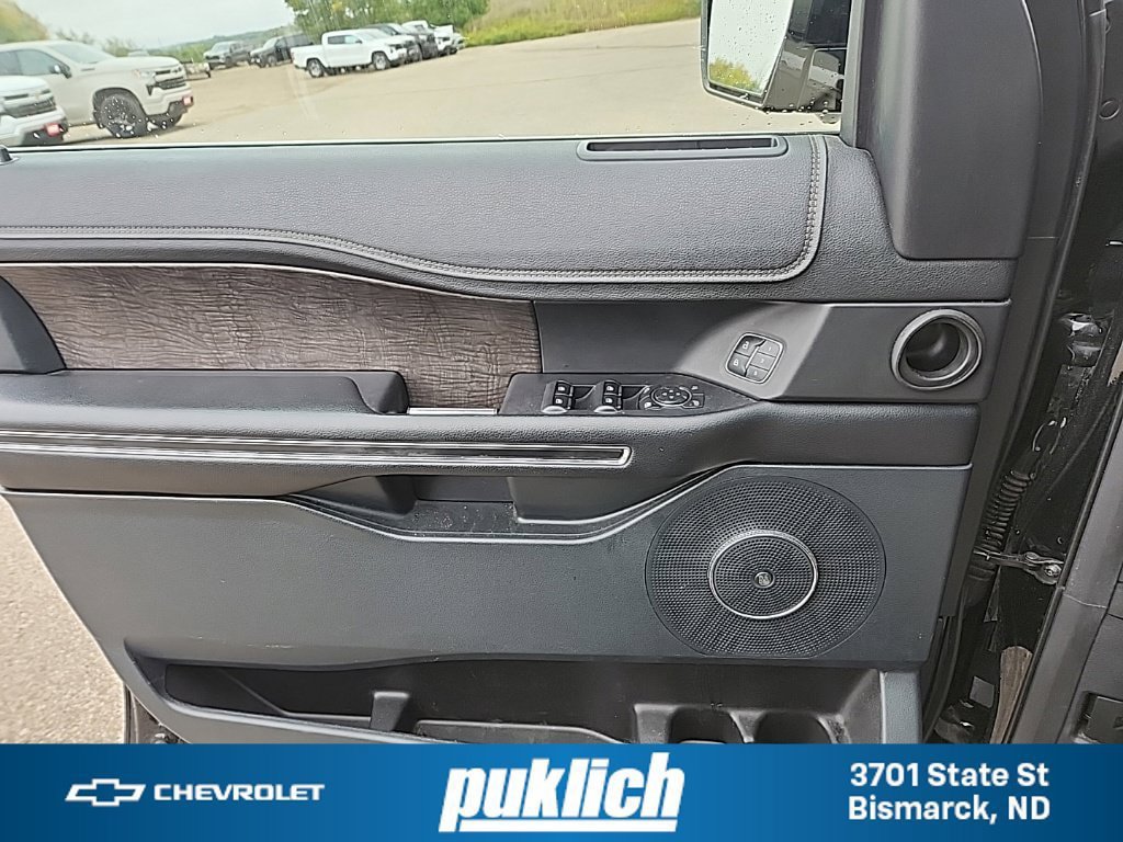 Used 2018 Ford Expedition Limited w/ Equipment Group 302A AWD/4WD image 31