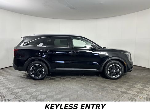 Used 2025 Kia Sorento S w/ Panoramic Sunroof Package image 8