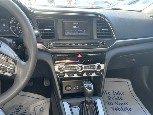 Used 2020 Hyundai Elantra SE w/ Cargo Package (C1) image 11