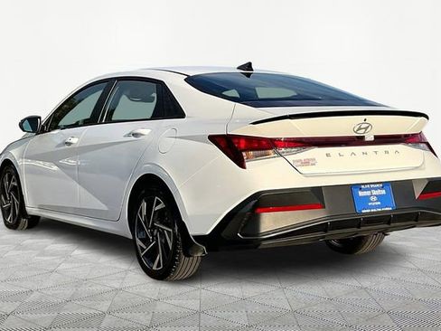 Certified 2025 Hyundai Elantra Sport image 11