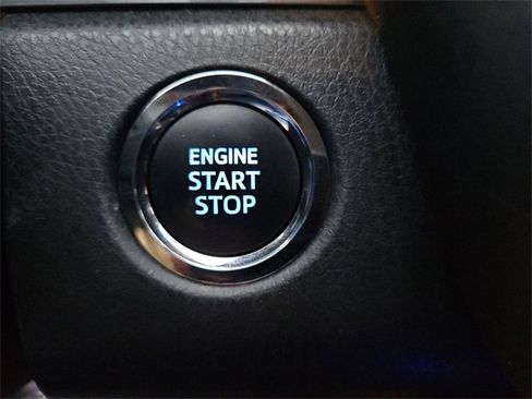 Used 2024 Toyota Camry SE image 17