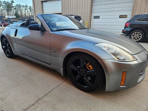 Used 2006 Nissan 350Z Touring image 19