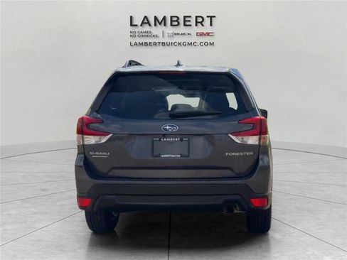 Used 2023 Subaru Forester Premium image 4