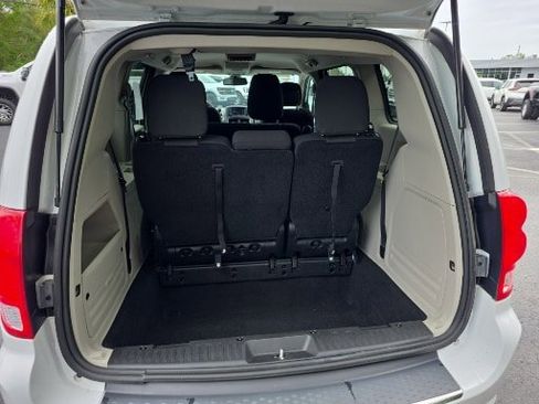 Used 2020 Dodge Grand Caravan SE w/ UConnect Hands-Free Group FWD image 21