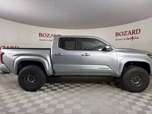 Used 2024 Toyota Tacoma TRD Sport w/ TRD Sport Upgrade Package image 9
