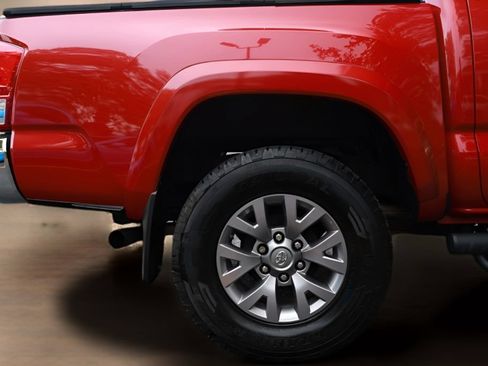Used 2016 Toyota Tacoma SR5 w/ SR5 Appearance Package (SN) AWD/4WD image 12