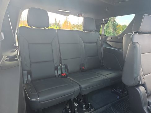 Used 2023 GMC Yukon SLT image 12
