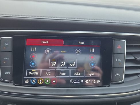 Used 2024 Buick Enclave Avenir w/ Avenir Technology Package image 26