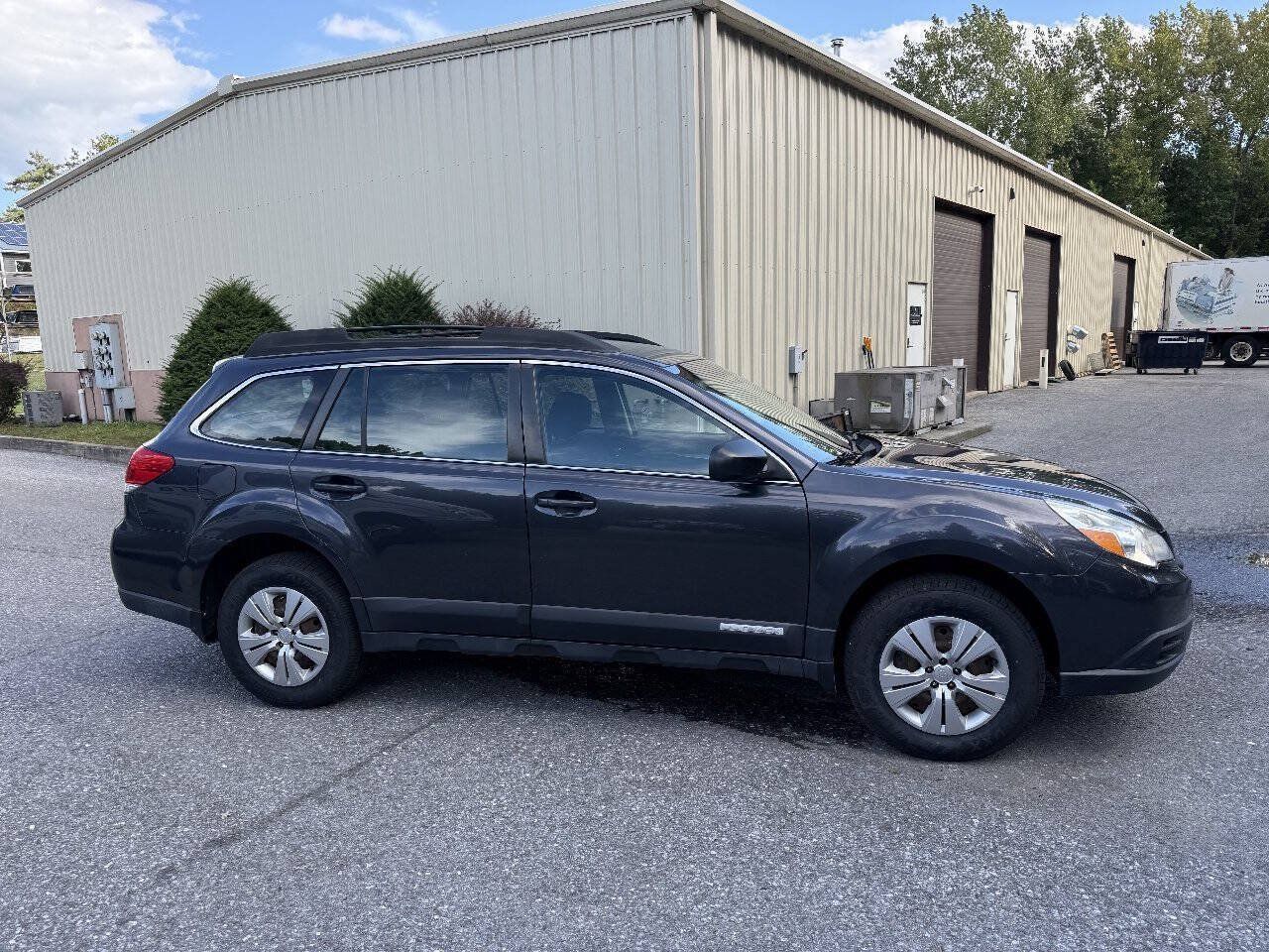 Used 2011 Subaru Outback 2.5i AWD/4WD image 8