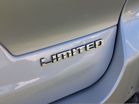 Used 2022 Jeep Grand Cherokee L Limited AWD/4WD image 11