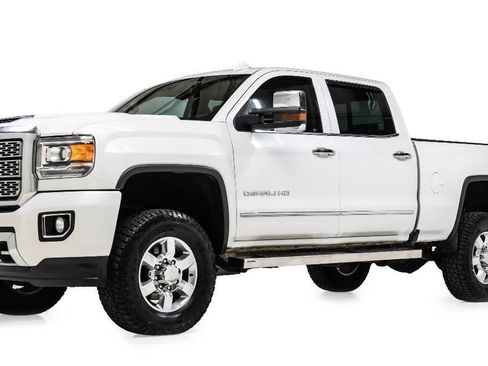 Used 2018 GMC Sierra 3500 Denali w/ Duramax Plus Package AWD/4WD image 2