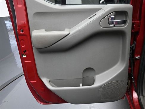 Used 2019 Nissan Frontier SV image 22