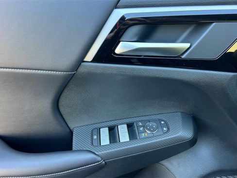New 2025 Mitsubishi Outlander SE image 12