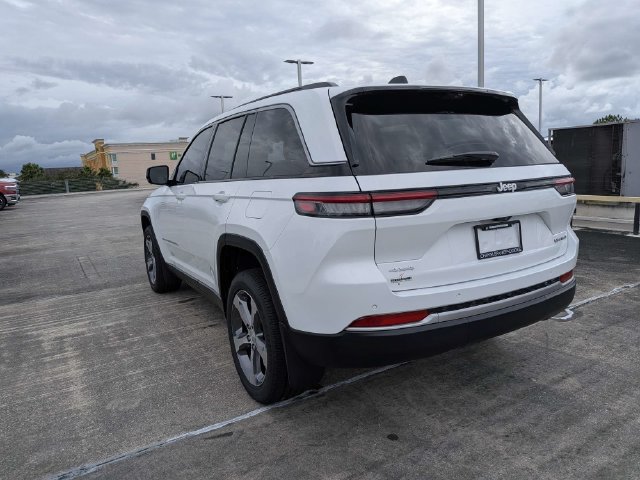 New 2026 Jeep Grand Cherokee Limited w/ Luxury Tech Group II AWD/4WD image 6