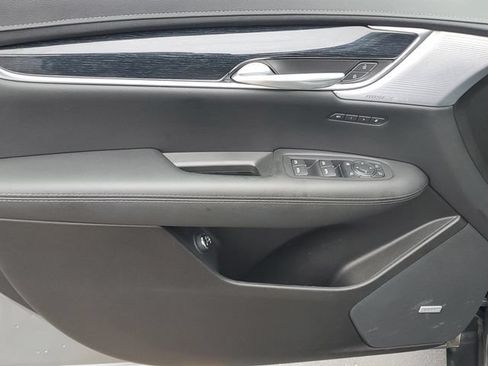 Certified 2025 Cadillac XT5 Premium Luxury AWD/4WD image 11