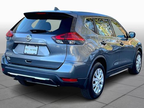 Used 2017 Nissan Rogue S image 11