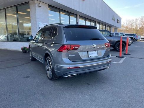Used 2018 Volkswagen Tiguan SE w/ 18" Alloy Wheels Package AWD/4WD image 8