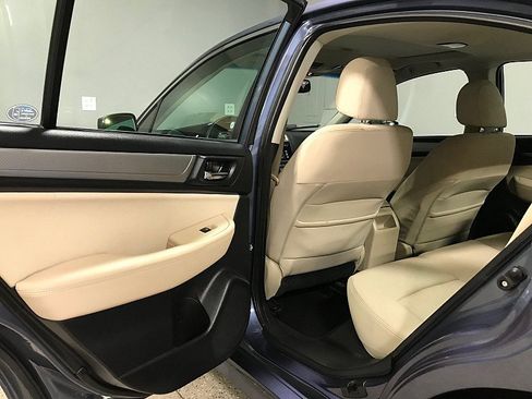 Used 2017 Subaru Legacy 2.5i Premium w/ Moonroof Package AWD/4WD image 18