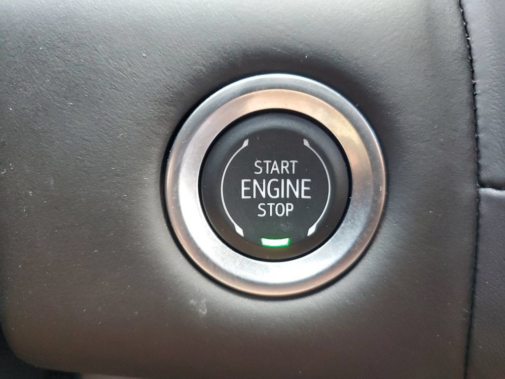 Used 2024 GMC Yukon Denali Ultimate AWD/4WD image 28