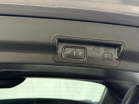 Used 2023 Ford Explorer XLT w/ Equipment Group 202A image 5