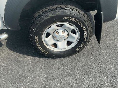 Used 2014 Toyota Tacoma 4x4 Double Cab w/ Convenience Package image 11