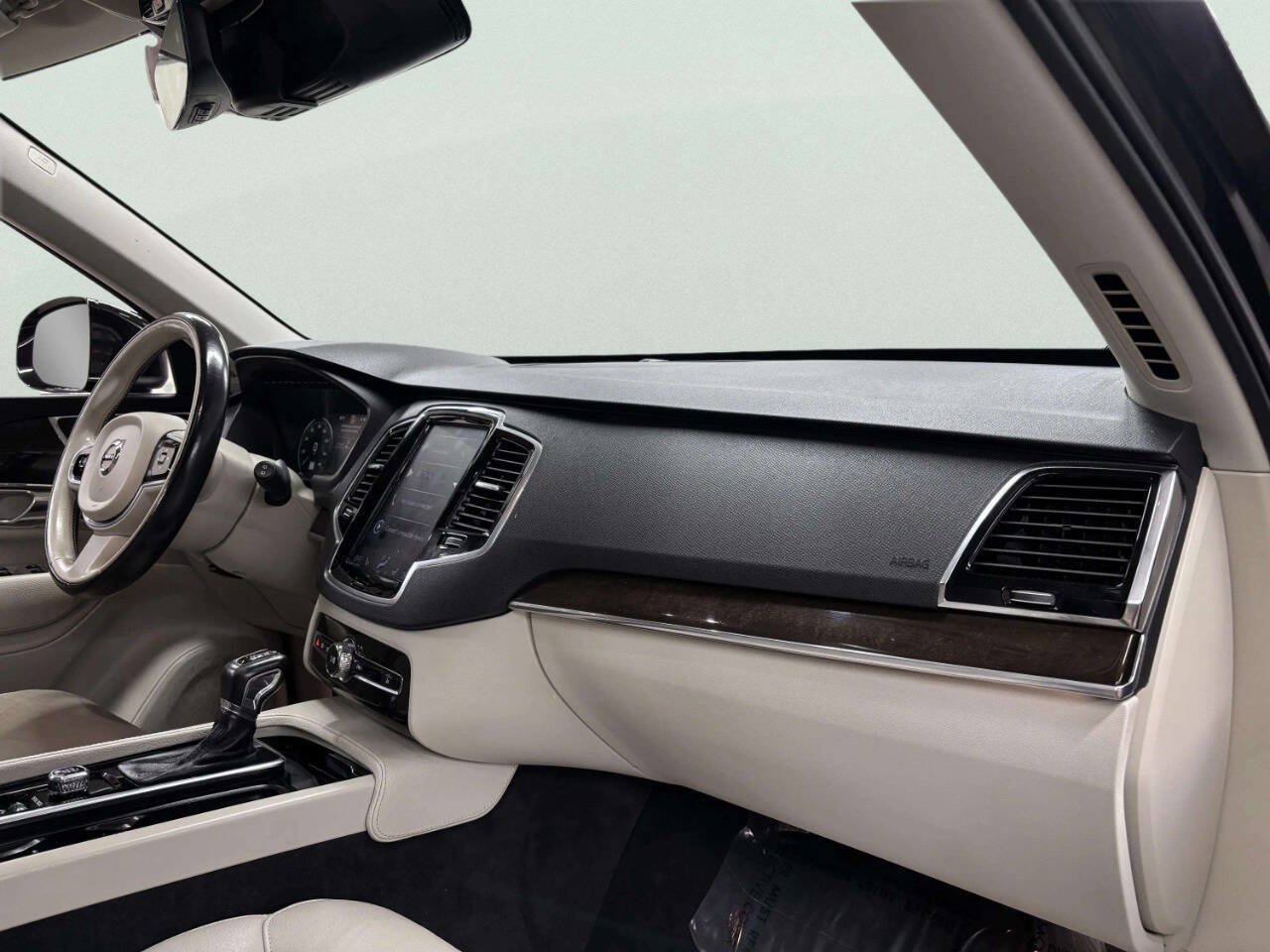 Used 2018 Volvo XC90 T5 Momentum w/ Convenience Package FWD image 26