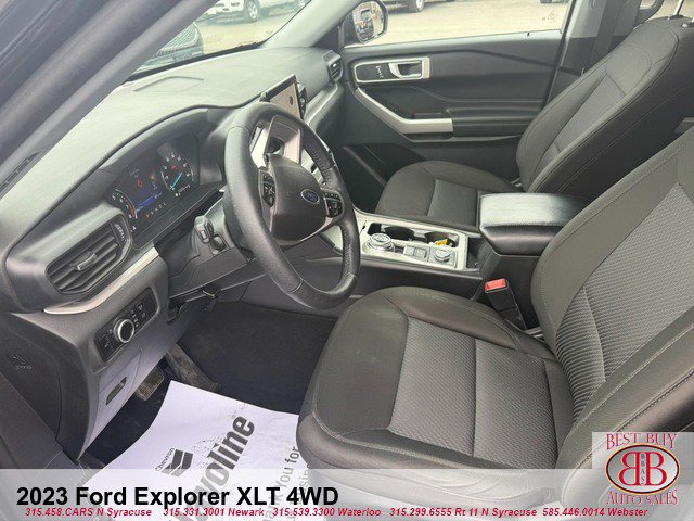 Used 2023 Ford Explorer XLT AWD/4WD image 18