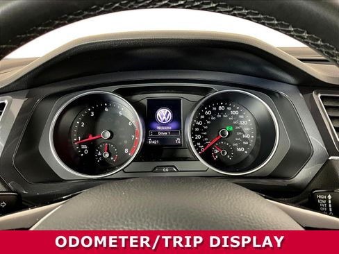 Used 2020 Volkswagen Tiguan SE w/ Panoramic Sunroof Package AWD/4WD image 13