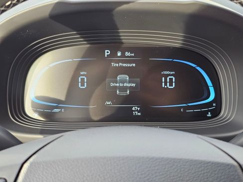 Used 2026 Hyundai Venue SEL image 21