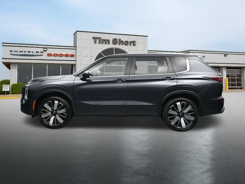 Used 2025 Mitsubishi Outlander SE AWD/4WD image 2