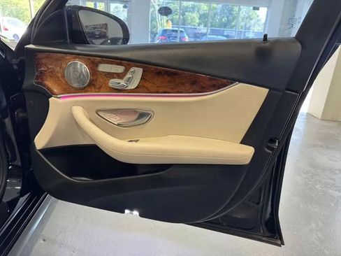 Used 2017 Mercedes-Benz E 300 image 18