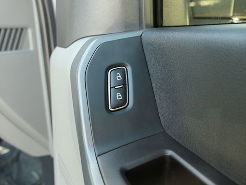 Used 2024 Ford F250 XLT image 24