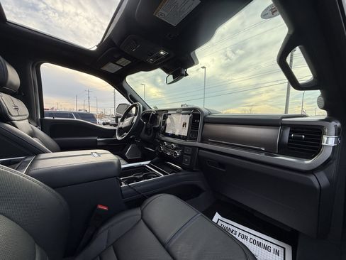 Used 2026 Ford F450 Platinum w/ FX4 Off-Road Package image 28