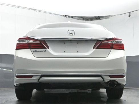 Used 2016 Honda Accord EX-L image 34