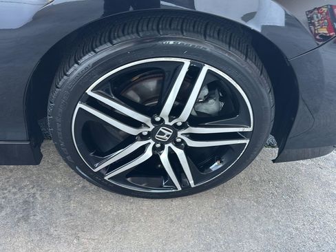 Used 2017 Honda Accord Sport image 35